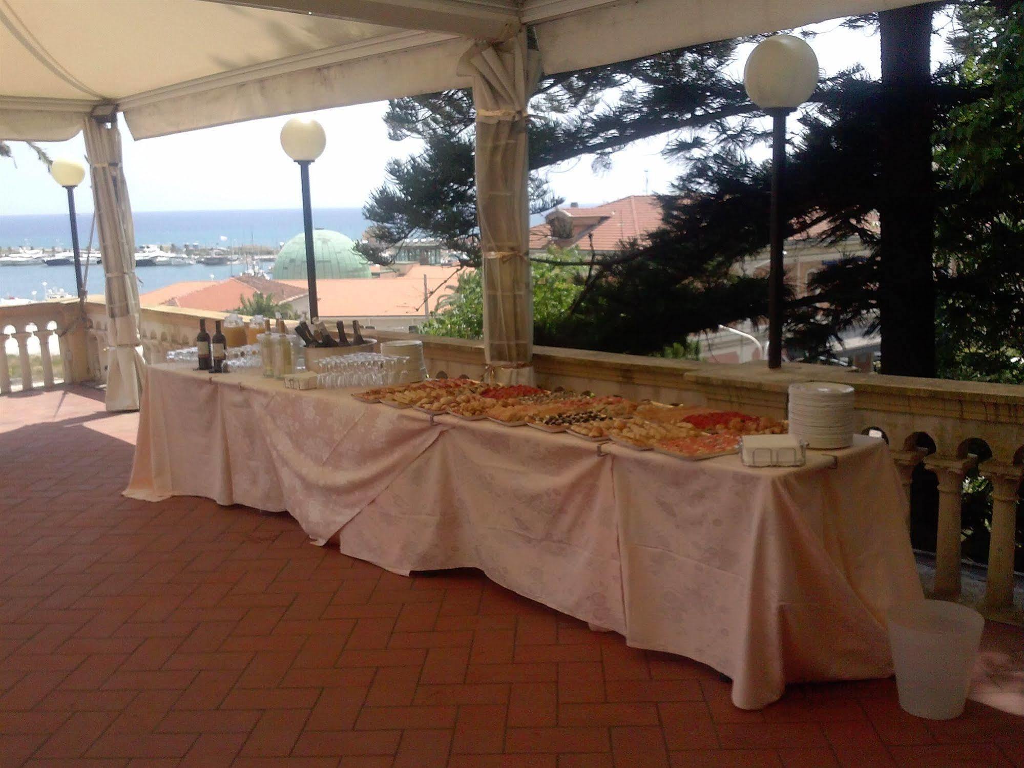 Hotel Miramare Imperia Exterior photo