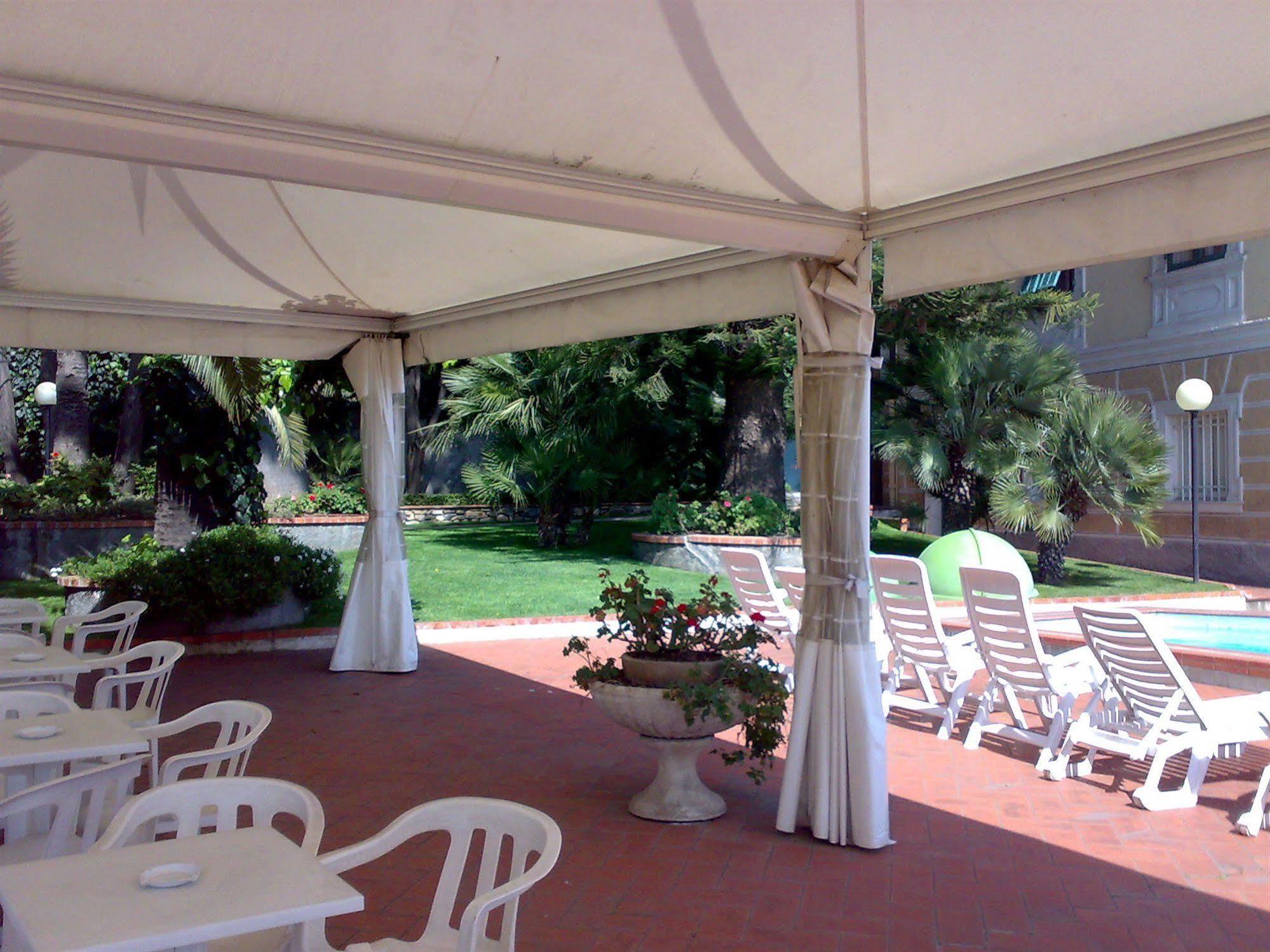 Hotel Miramare Imperia Exterior photo