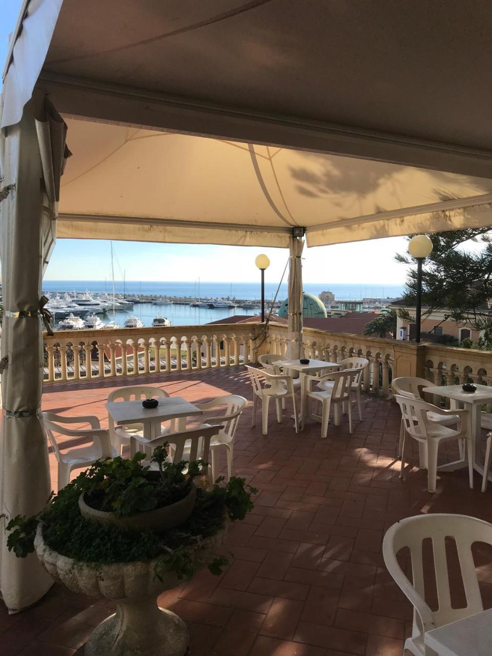 Hotel Miramare Imperia Exterior photo
