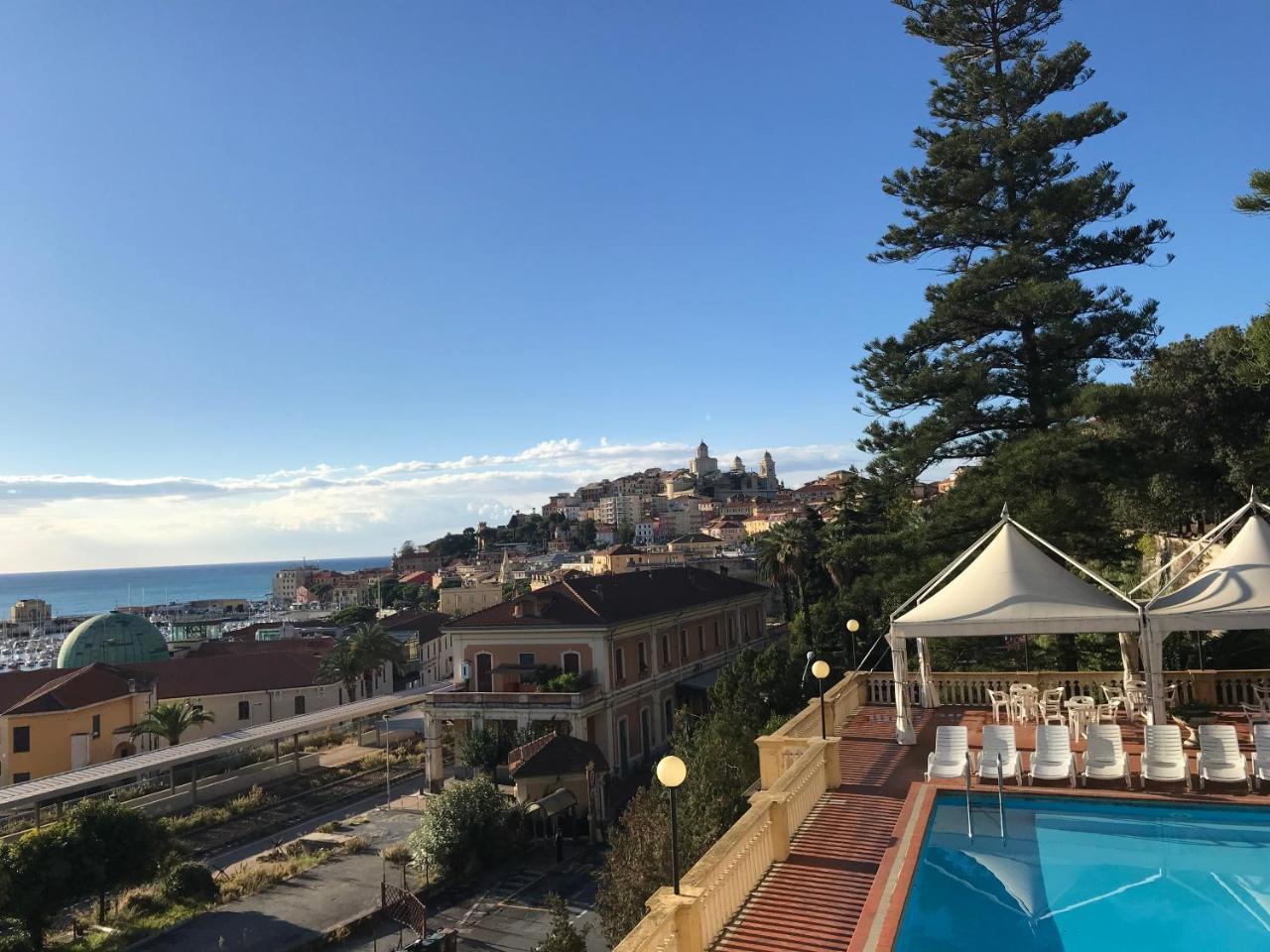 Hotel Miramare Imperia Exterior photo